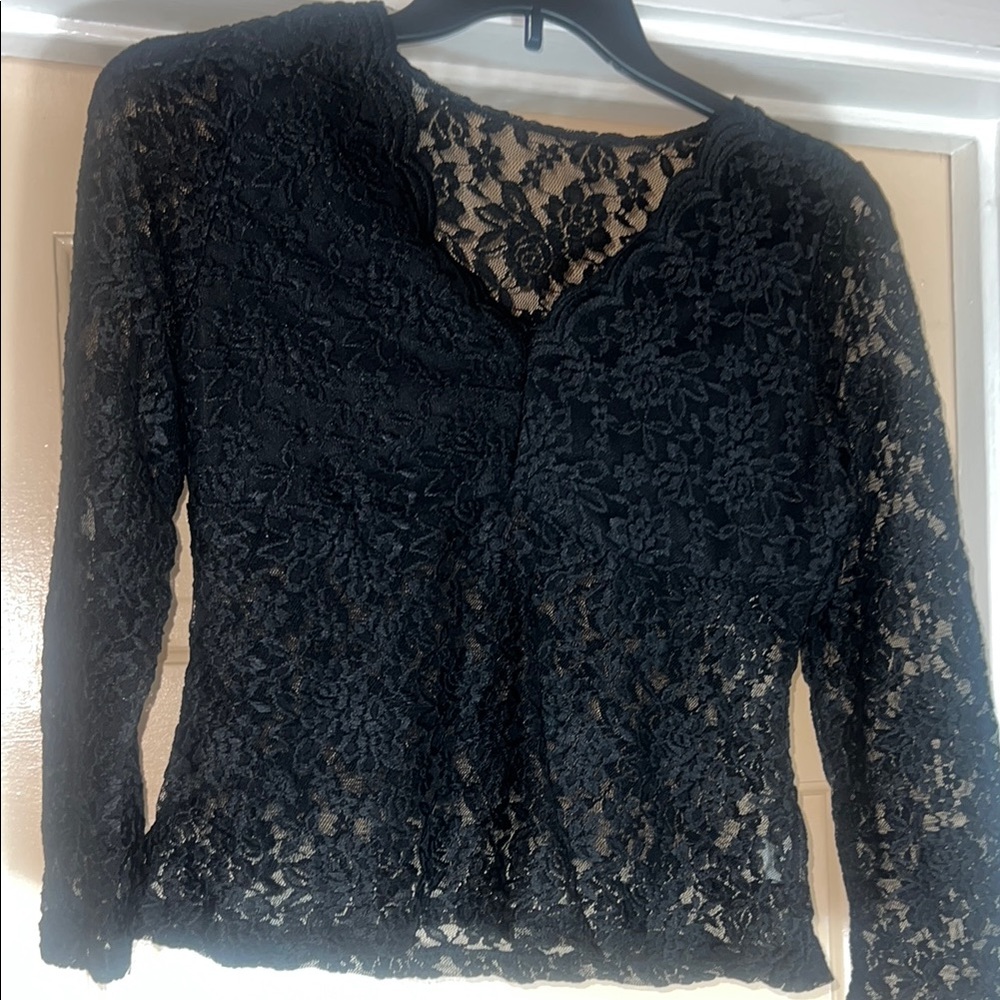 Fitted Black Lace Blouse with Long Sleeves